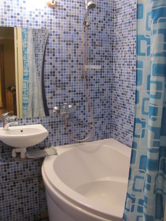 Economy Baltics Apartments - Liivamaee 塔林 客房 照片